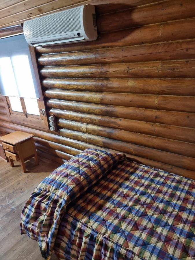 Camping Fuente De Piedra Eksteriør bilde
