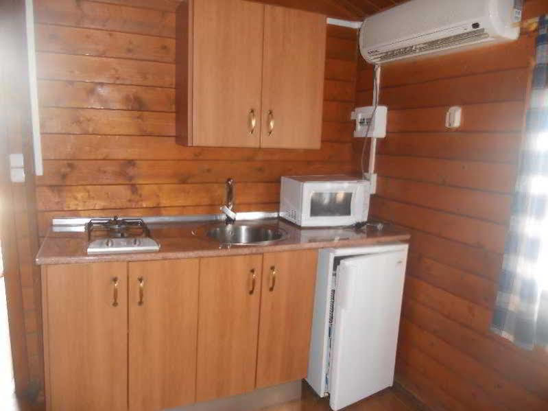 Camping Fuente De Piedra Eksteriør bilde