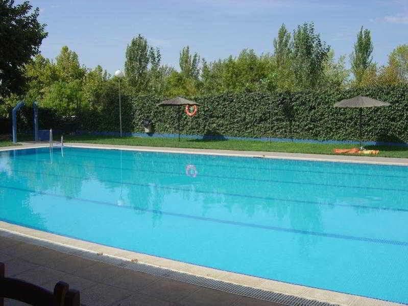 Camping Fuente De Piedra Eksteriør bilde