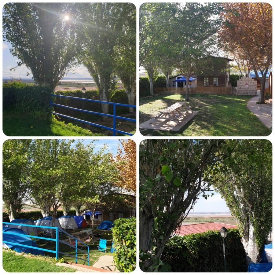 Camping Fuente De Piedra Eksteriør bilde